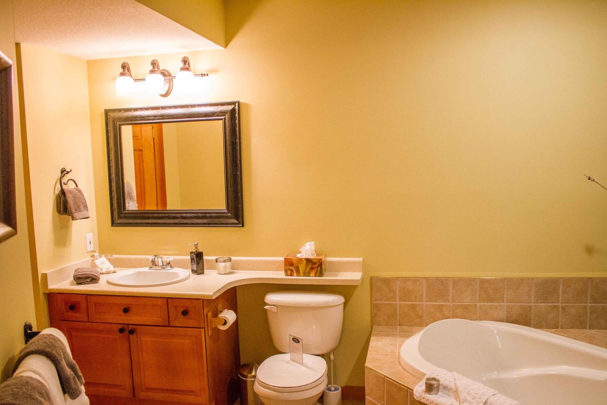 Tranquility Bay Waterfront Inn Sechelt Quarto foto