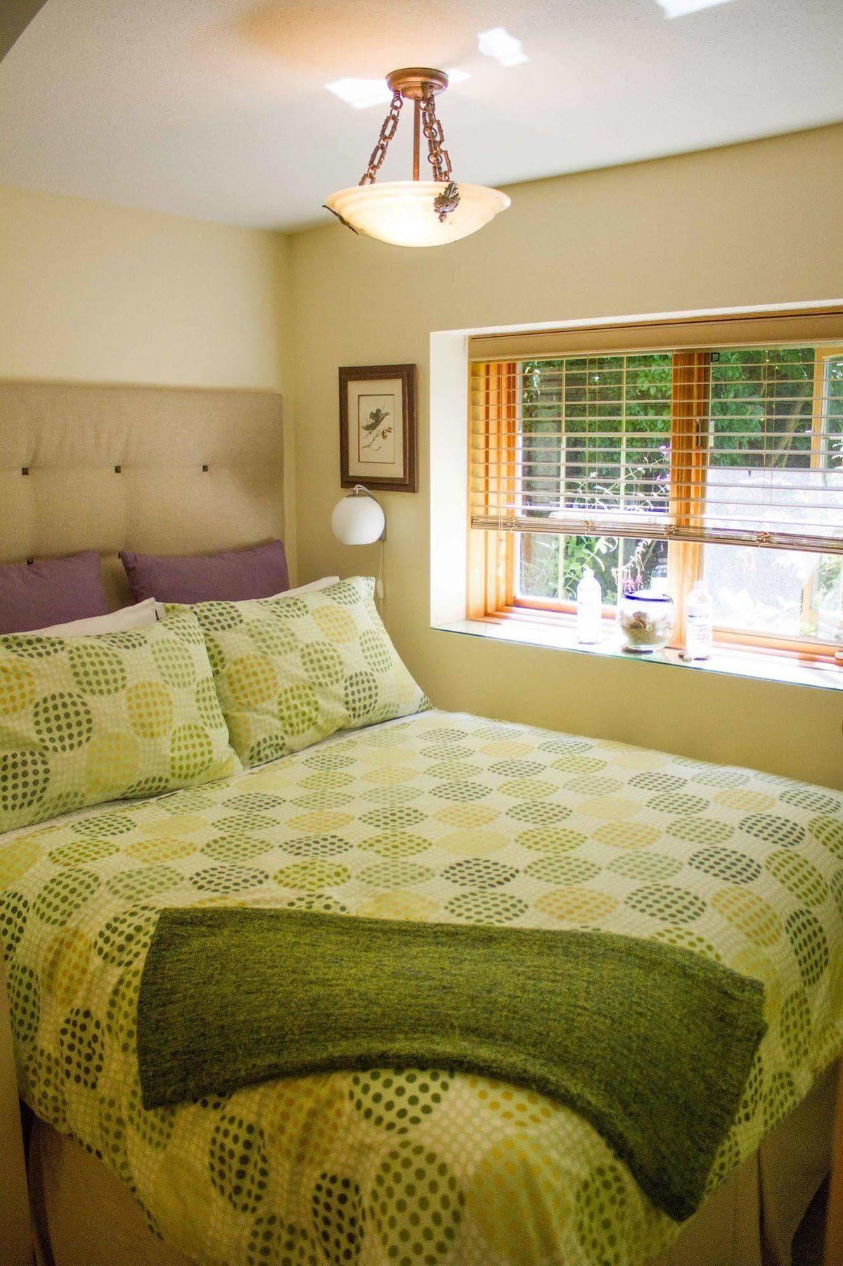 Tranquility Bay Waterfront Inn Sechelt Exterior foto