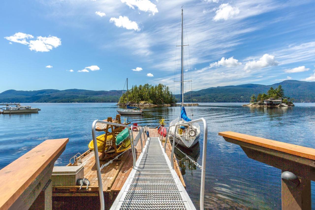 Tranquility Bay Waterfront Inn Sechelt Exterior foto